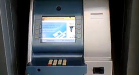 Bankautomat, Geld holen