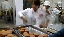 crazy fast hand cake lady