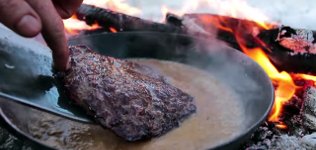Lecker Outdoor Cooking Steak