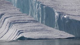 Eisberg bricht Ilulissat