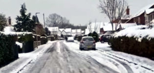 Laubbläser Eis Straße gefroren